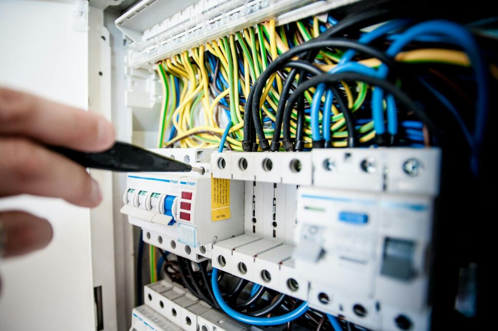 Smart Circuit Breakers: ABB & Schneider’s Latest Technologies